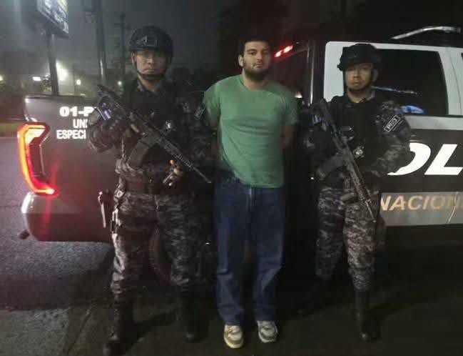 bolo 1 CAPTURARON A CONDUCTOR SEÑALADO DE ATROPELLAR A UN PEATÓN Y HUIR EN CARRETERA AL PUERTO DE LA LIBERTAD