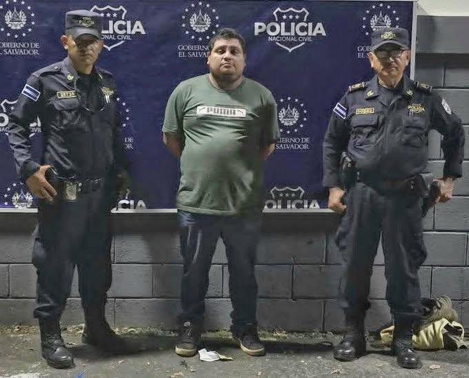 busero 1 CAPTURAN A MOTORISTA DE BUS SEÑALADO DE CONDUCIR BAJO LOS EFECTOS DEL ALCOHOL EN NAHUIZALCO