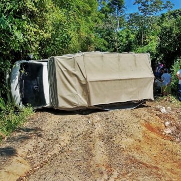 camion 2 NUEVE PERSONAS, ENTRE ELLAS CUATRO ESTUDIANTES, RESULTAN LESIONADAS EN VUELCO DE CAMIÓN EN PANCHIMALCO