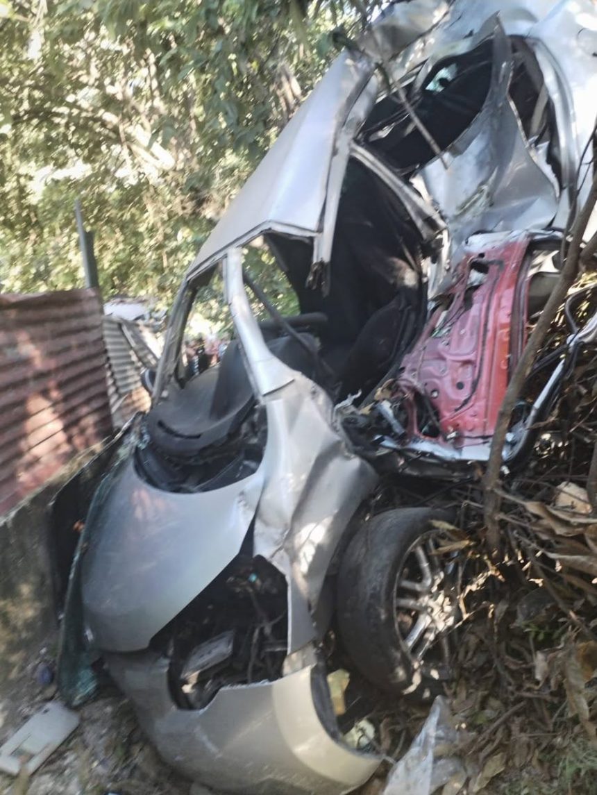 carro 1 MUJER FALLECE Y HOMBRE RESULTA LESIONADO EN ACCIDENTE EN LA CARRETERA A COMALAPA