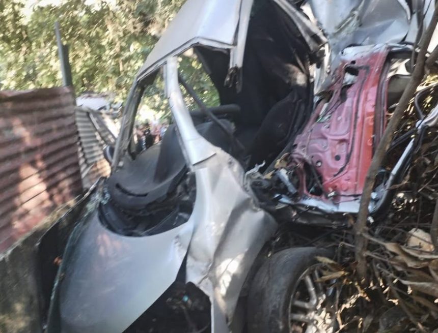 carro 1 MUJER FALLECE Y HOMBRE RESULTA LESIONADO EN ACCIDENTE EN LA CARRETERA A COMALAPA