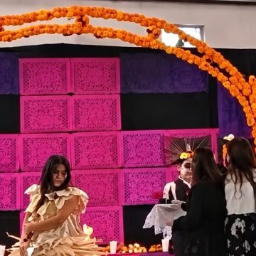 ESTUDIANTE SUFRE QUEMADURAS GRAVES TRAS INCENDIARSE SU DISFRAZ DE CATRINA EN ACTIVIDAD ESCOLAR