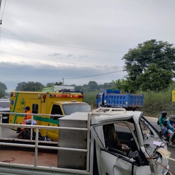 ACCIDENTE DE TRÁNSITO DEJA CINCO PERSONAS LESIONADAS EN LA CARRETERA DE SAN SALVADOR A SANTA ANA
