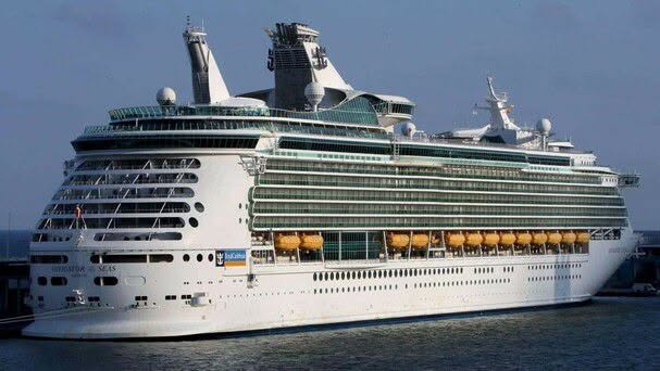 crucero SALVADOREÑA SOBREVIVE TRAS PASAR CERCA DE 20 HORAS EN EL MAR LUEGO DE CAER DE UN CRUCERO EN GRECIA