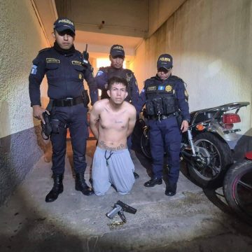 guate 1 CAPTURAN EN GUATEMALA A SALVADOREÑO CON ARMA ROBADA; LO VINCULAN CON POSIBLE ATAQUE ARMADO