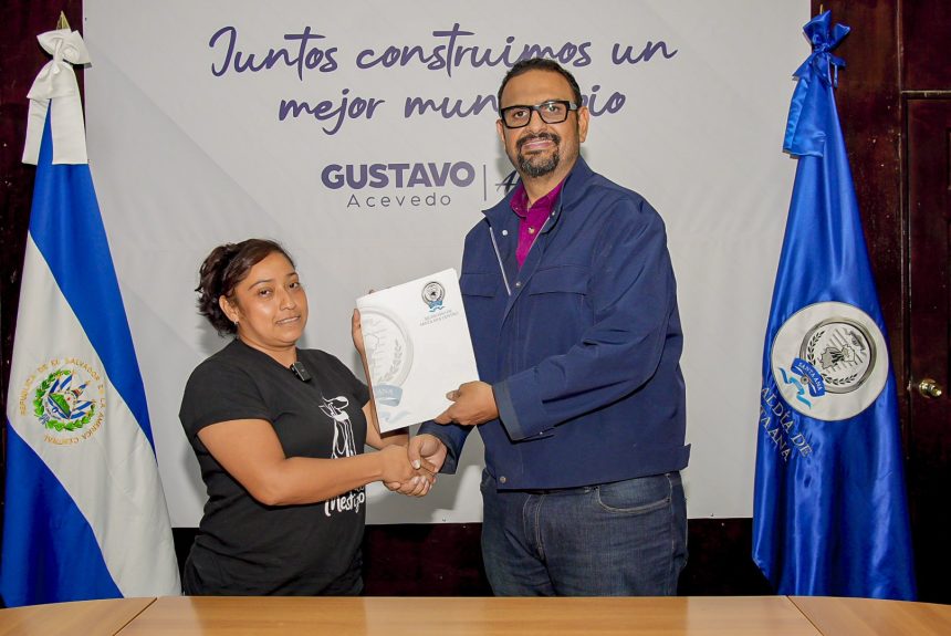 gus 1 ALCALDÍA DE SANTA ANA CENTRO FIRMA CONVENIO PARA CONSTRUIR NUEVO ALBERGUE PARA 360 PERROS