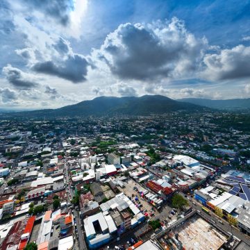 PRONOSTICAN LLUVIAS Y TORMENTAS PARA ESTE MIÉRCOLES EN EL SALVADOR