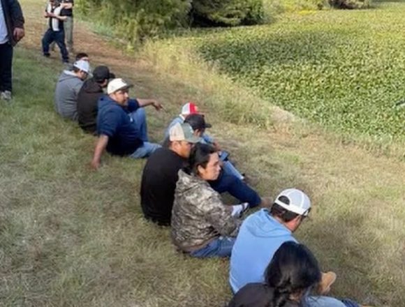 migra 1 18 PERSONAS QUEDAN BAJO CUSTODIA DE ICE TRAS SER AUXILIADAS POR UNA CAMIONETA AVERIADA EN LUISIANA