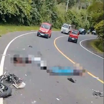 moto 1 DOS MOTOCICLISTAS FALLECEN TRAS ACCIDENTE CON MICROBÚS EN CONCEPCIÓN DE ATACO