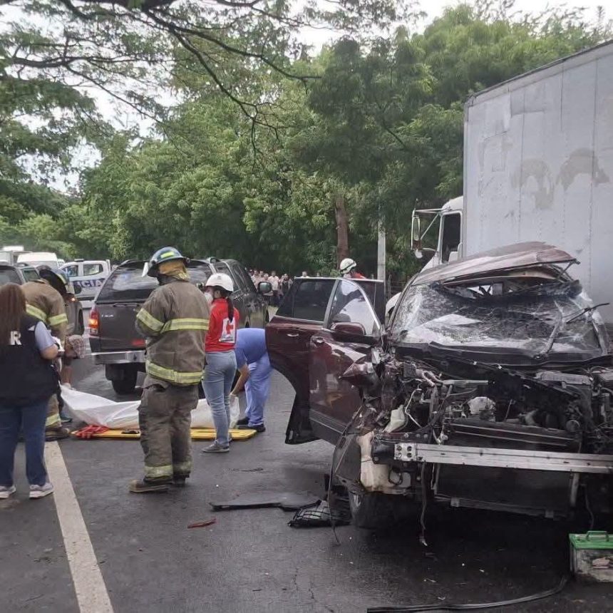 muerto 01 TRES PERSONAS FALLECEN EN SINIESTRO VIAL EN SAN MIGUEL; VMT REPORTA CONDUCCIÓN BAJO EFECTOS DEL ALCOHOL