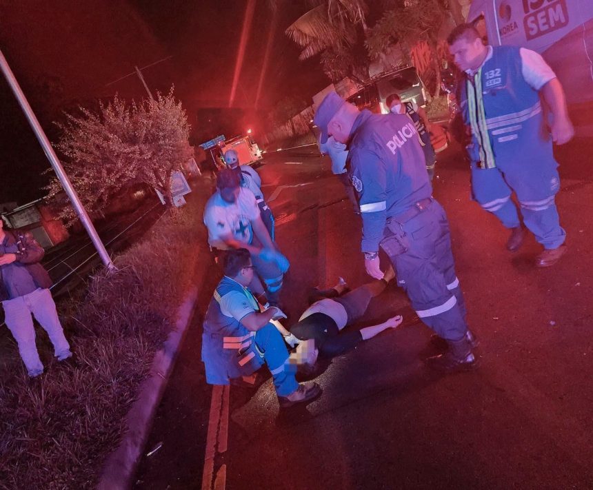 muerto 1 DOS PERSONAS FALLECEN EN ACCIDENTE ENTRE MOTOCICLETA Y MICROBUS EN MEJICANOS