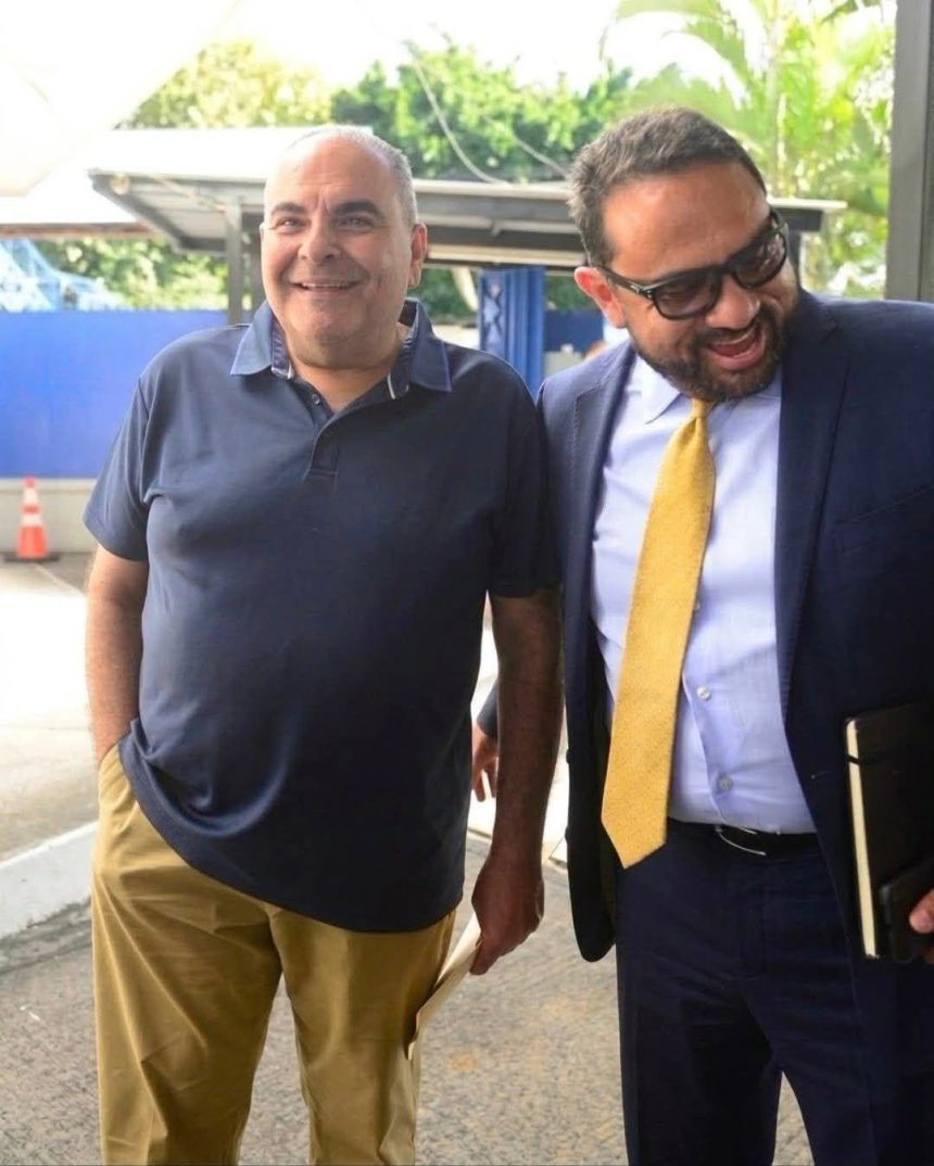 TONY SACA Y SU EXSECRETARIO ÉLMER CHARLAIX REALIZAN TRÁMITES PARA RECIBIR SUS CARTAS DE LIBERTAD