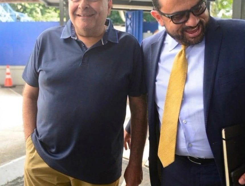 saca 1 TONY SACA Y SU EXSECRETARIO ÉLMER CHARLAIX REALIZAN TRÁMITES PARA RECIBIR SUS CARTAS DE LIBERTAD