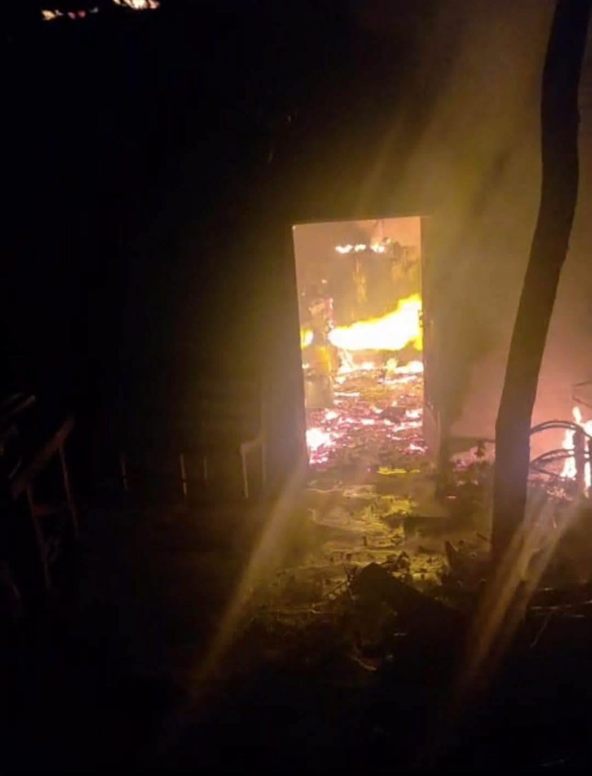 san 1 INCENDIO DEJA UN MENOR FALLECIDO Y CINCO PERSONAS LESIONADAS EN CIUDAD BARRIOS