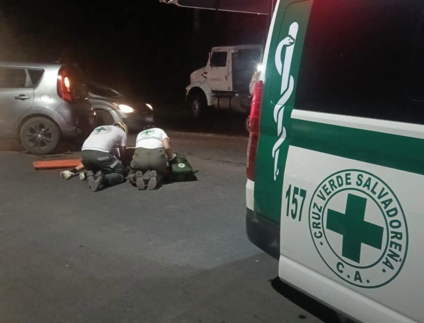 santa 2 EN SANTA ANA UN MOTOCICLISTA DE 21 AÑOS RESULTÓ LESIONADO TRAS CHOQUE FRONTAL EN CARRETERA ANTIGUA A SAN SALVADOR