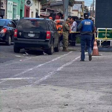 vendedora ADULTA MAYOR QUE VENDÍA PLÁTANOS FALLECE TRAS EMERGENCIA DE SALUD EN EL CENTRO DE SANTA ANA