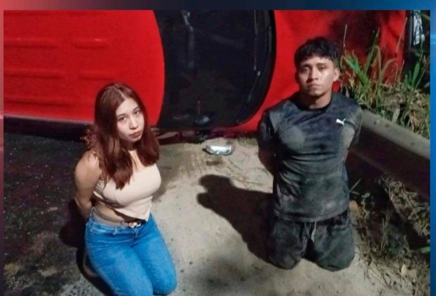 DOS PERSONAS SON DETENIDAS TRAS VOLCAR CAMIONETA EN LA QUE TRANSPORTABAN DROGA